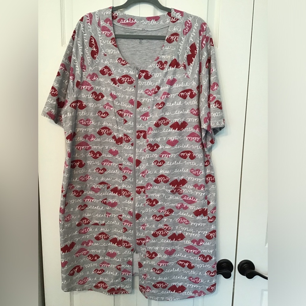 DREAMS CO. Women's Mid-Calf Cotton Knit Zippered Robe Grey/Red Print 1X
